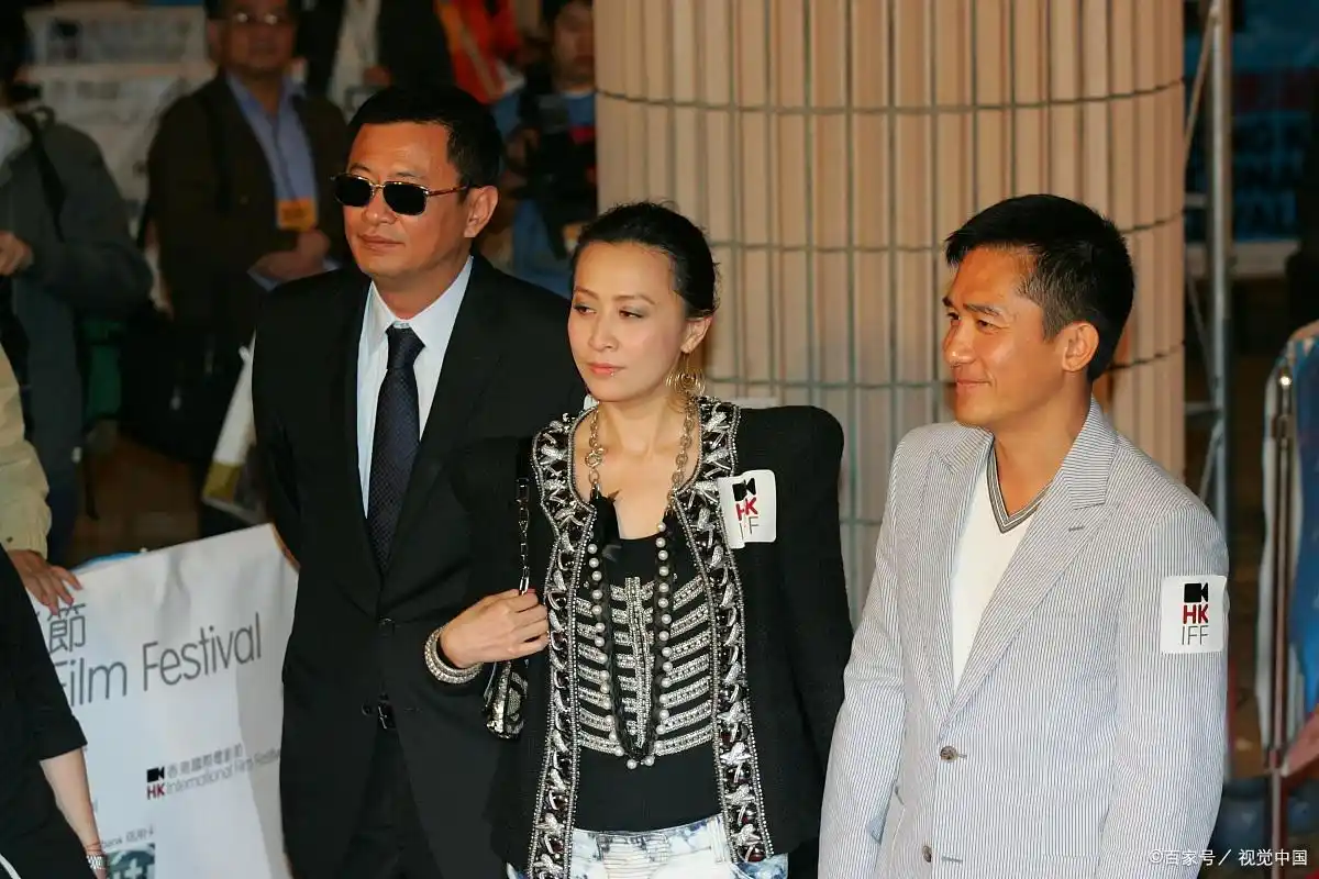 梁朝伟与刘嘉玲的婚礼_刘嘉玲梁朝伟街拍_梁朝伟刘嘉玲婚姻故事