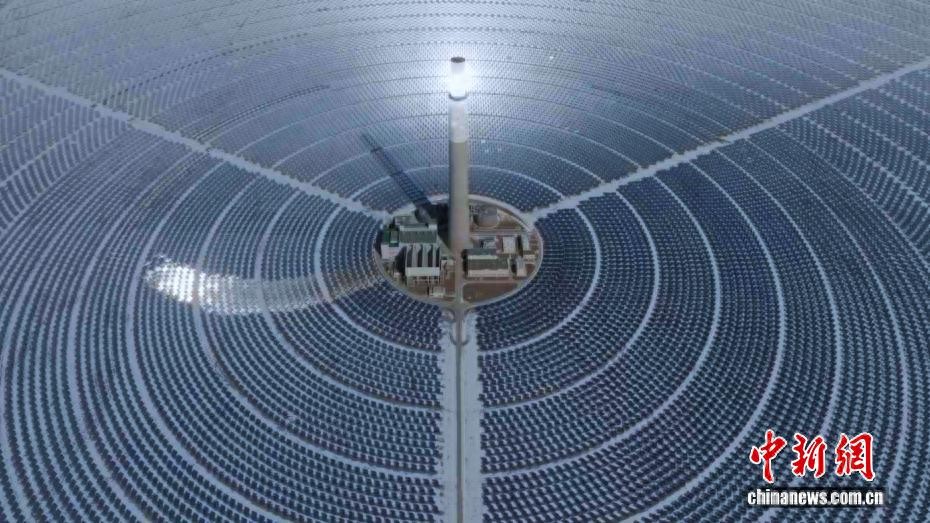 塔式熔盐储能光热技术_青海中控德令哈50MW塔式光热电站_太阳能光热幕墙