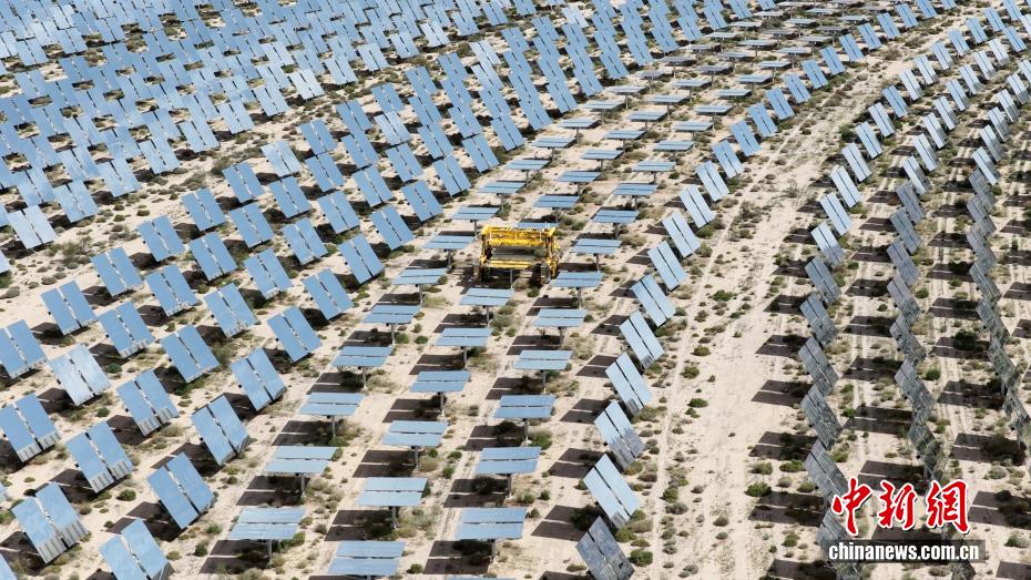 塔式熔盐储能光热技术_青海中控德令哈50MW塔式光热电站_太阳能光热幕墙