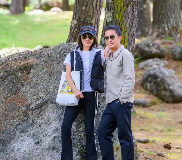 刘嘉玲梁朝伟恩爱如初 重温甜蜜时光_梁朝伟与刘嘉玲的婚礼_刘嘉玲梁朝伟16周年结婚纪念 重返不丹婚礼地