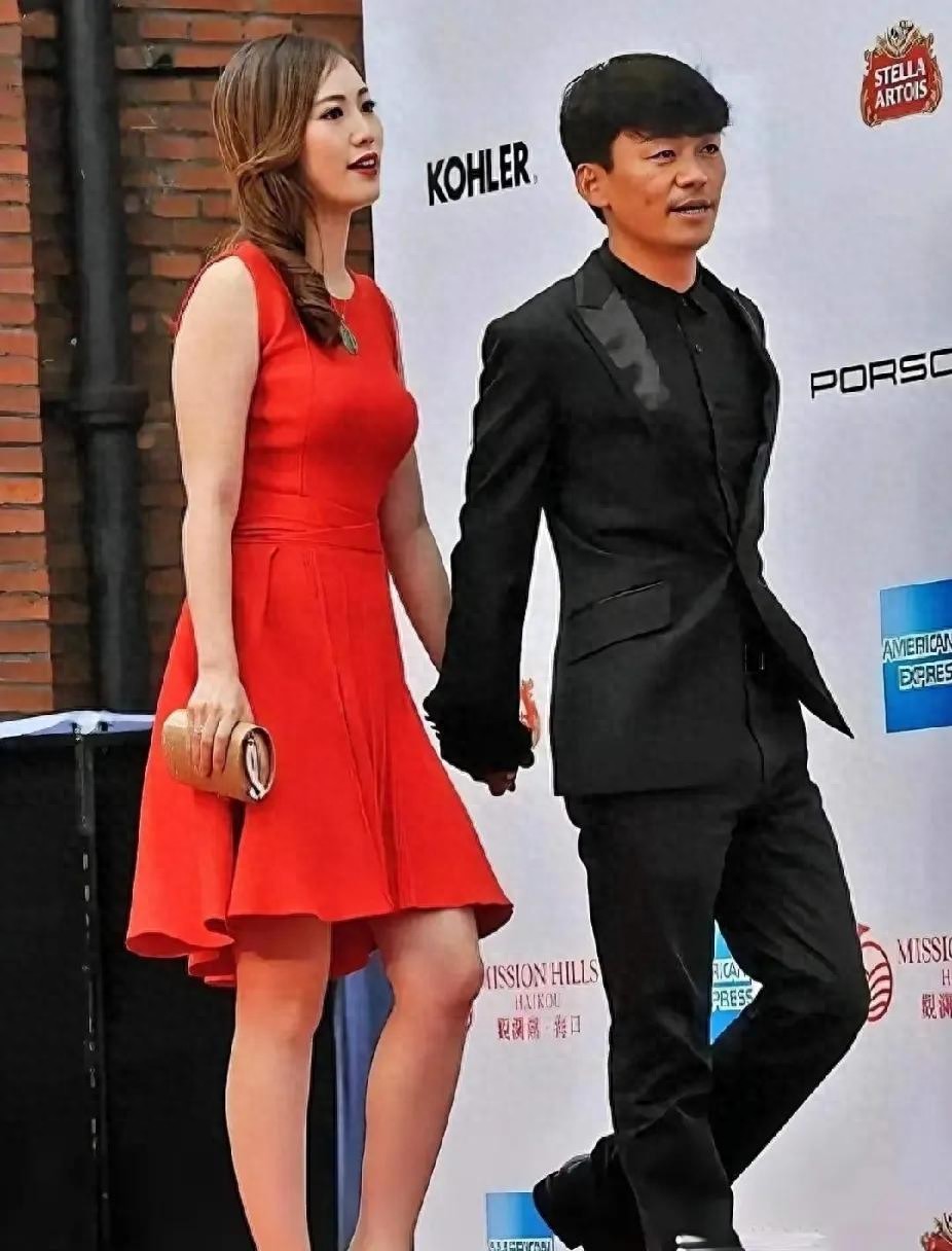 马蓉王宝强离婚原因_马蓉物质婚姻真相_马蓉微博小号叫什么