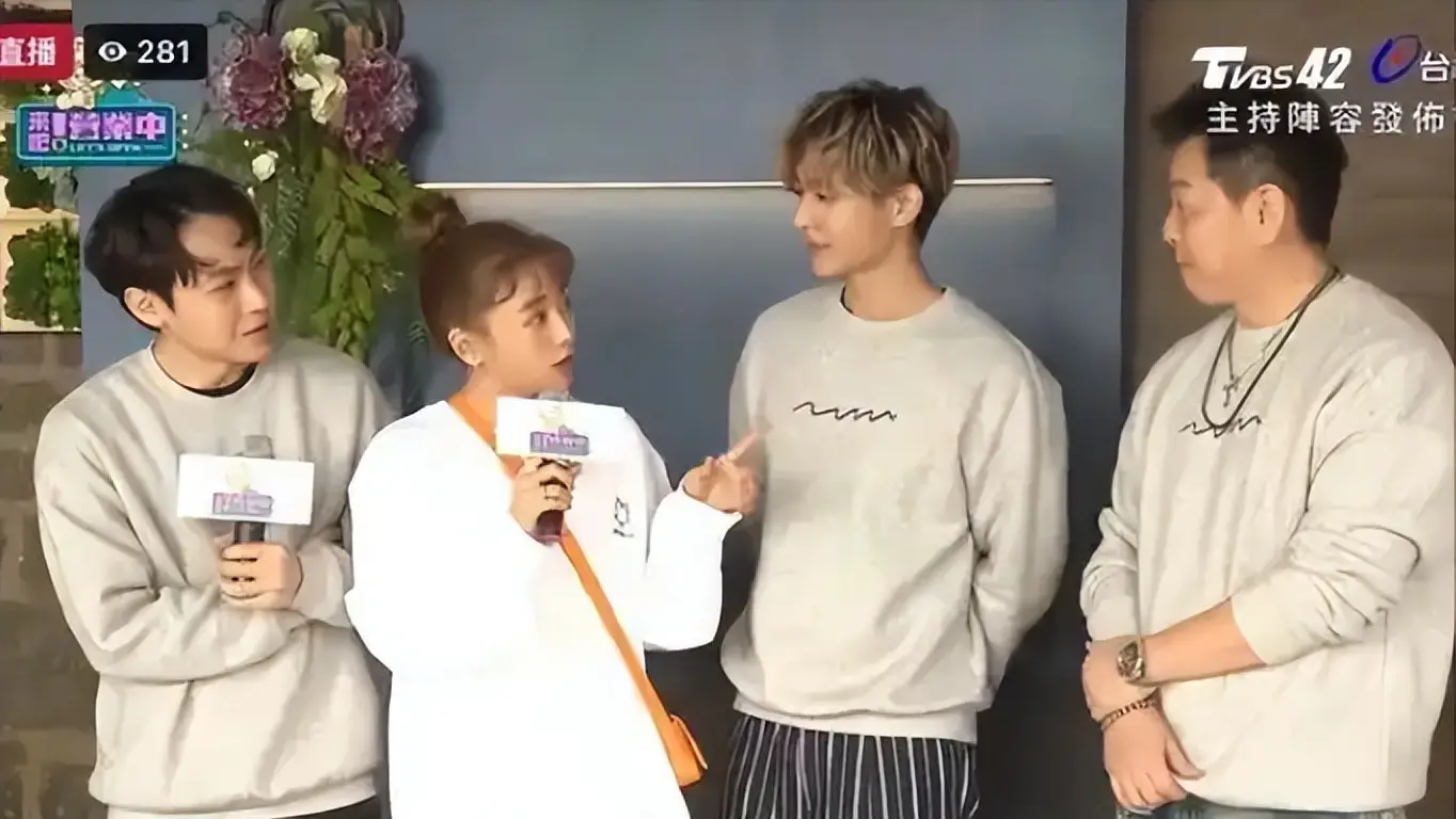 吴映洁戴向宇亲密照_鬼鬼吴映洁官宣当妈_鬼鬼吴映洁孩子父亲是谁