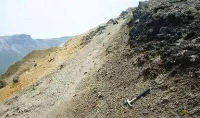 火山喷发类型_海底火山生态系统_火山渣锥火山喷发特点