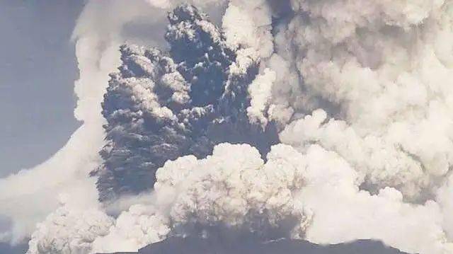 火山渣锥火山喷发特点_火山喷发类型_海底火山生态系统