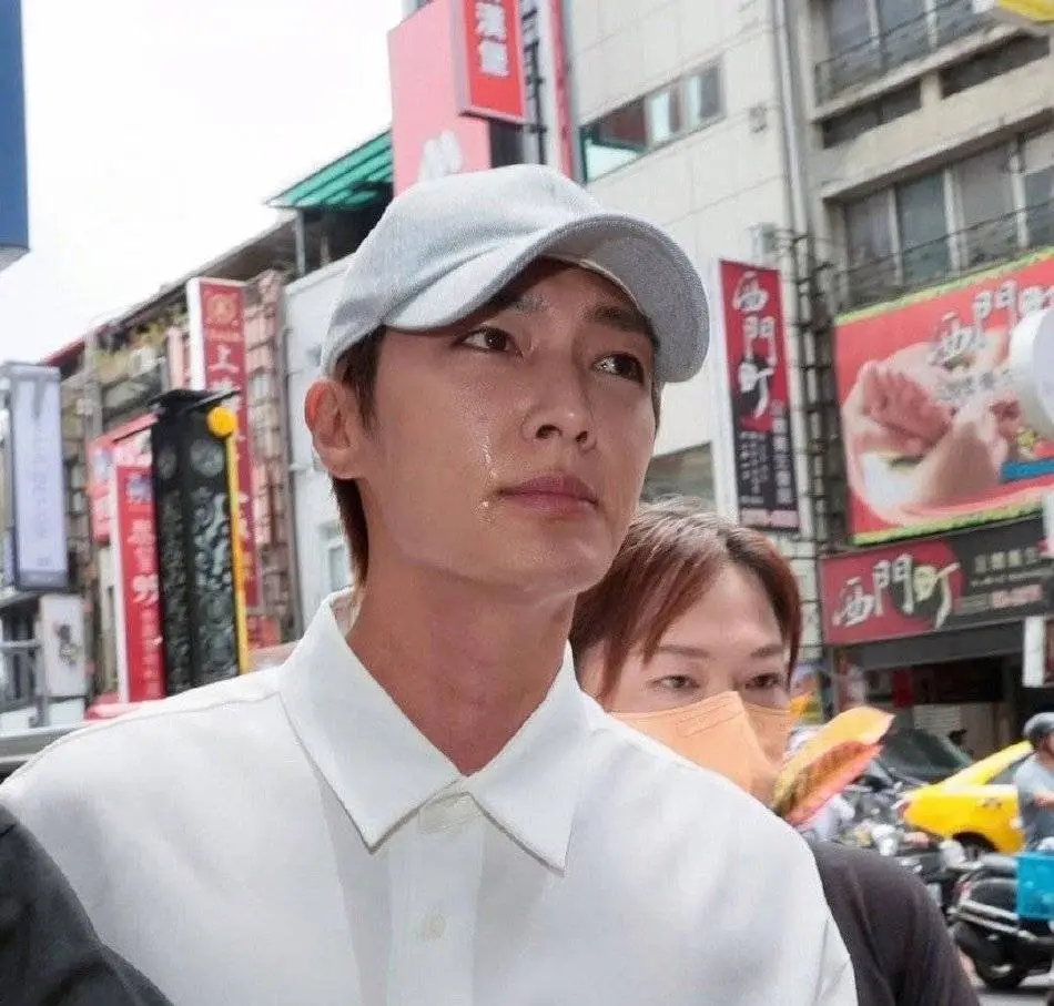 吴映洁戴向宇亲密照_鬼鬼炎亚纶关系史_吴映洁炎亚纶借精生子