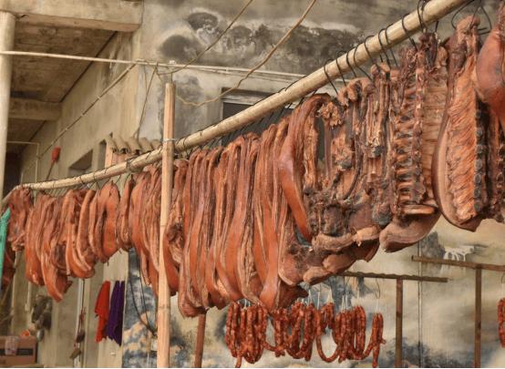 崇州大坪村腊肉制作方法_四川历史文化名村大坪村旅游攻略_崇州生态大坪