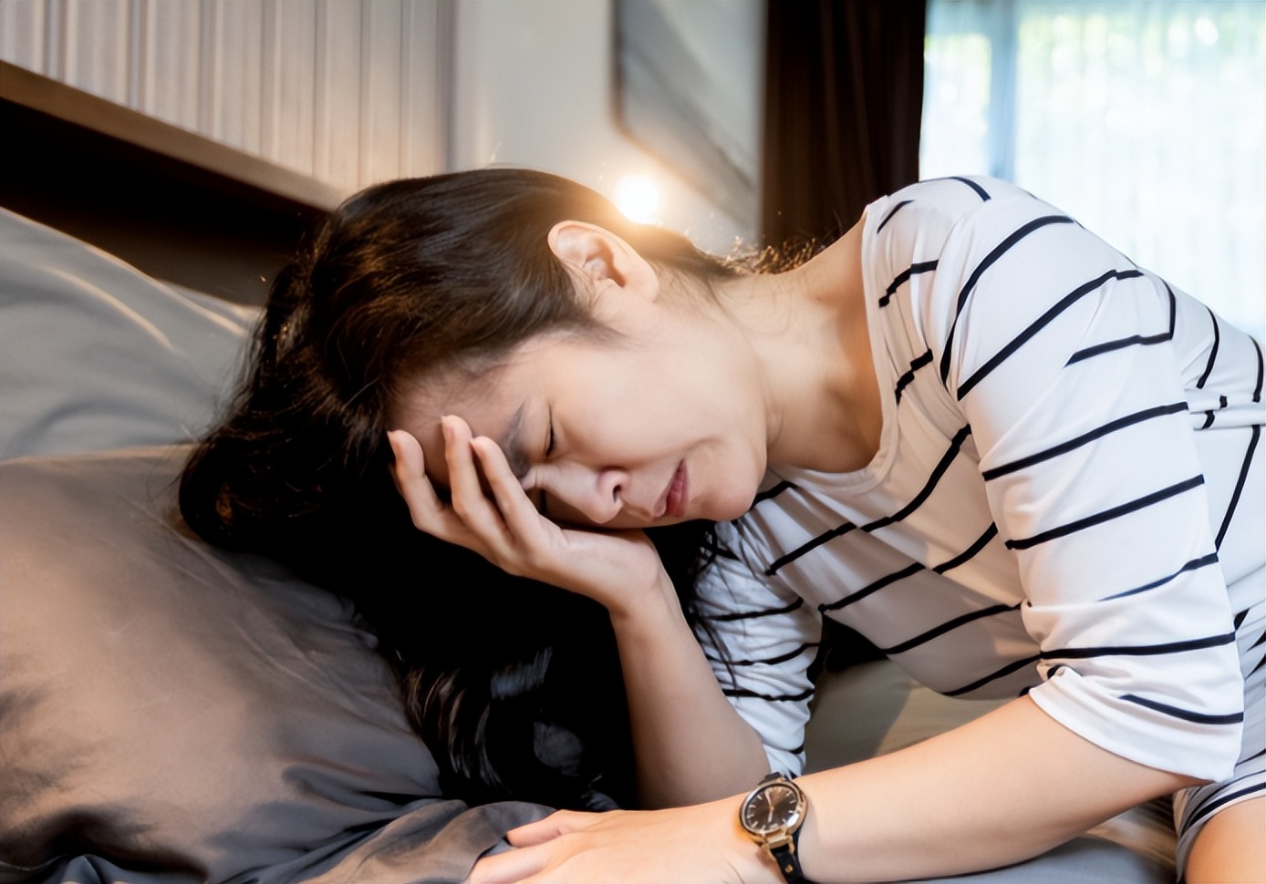 中年女性白发营养缺乏_女性两侧头发稀少原因_B族维生素铜锌补充
