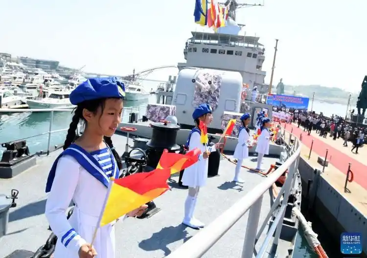 青岛市爱国主义教育基地_中国海军舰艇退役_海军昭通号退役舰