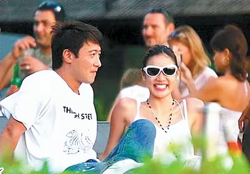 乐基儿黎明离婚原因_乐基儿和黎明和好的可能性_黎明和乐基儿图片