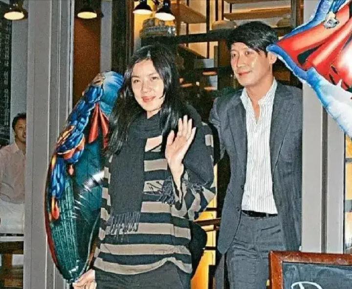 乐基儿离婚后生活_乐基儿近况_黎明和乐基儿图片