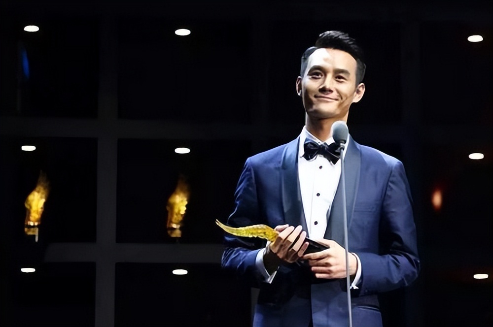 快乐大本营 胡歌王凯_胡歌伪装者导演后悔_王凯硬塞关系户解决危机