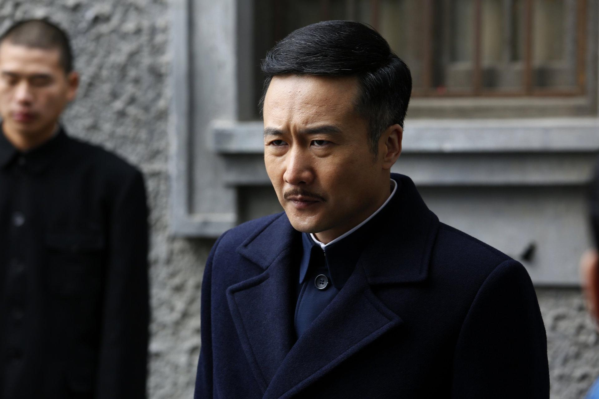 快乐大本营 胡歌王凯_胡歌伪装者导演后悔_王凯硬塞关系户解决危机