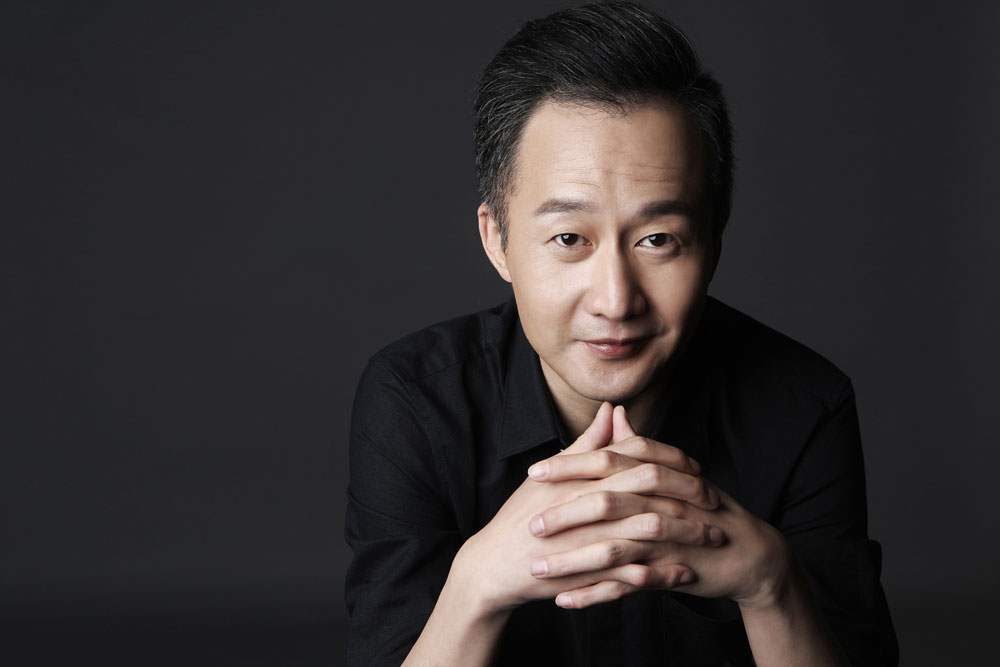 王凯硬塞关系户解决危机_胡歌伪装者导演后悔_快乐大本营 胡歌王凯