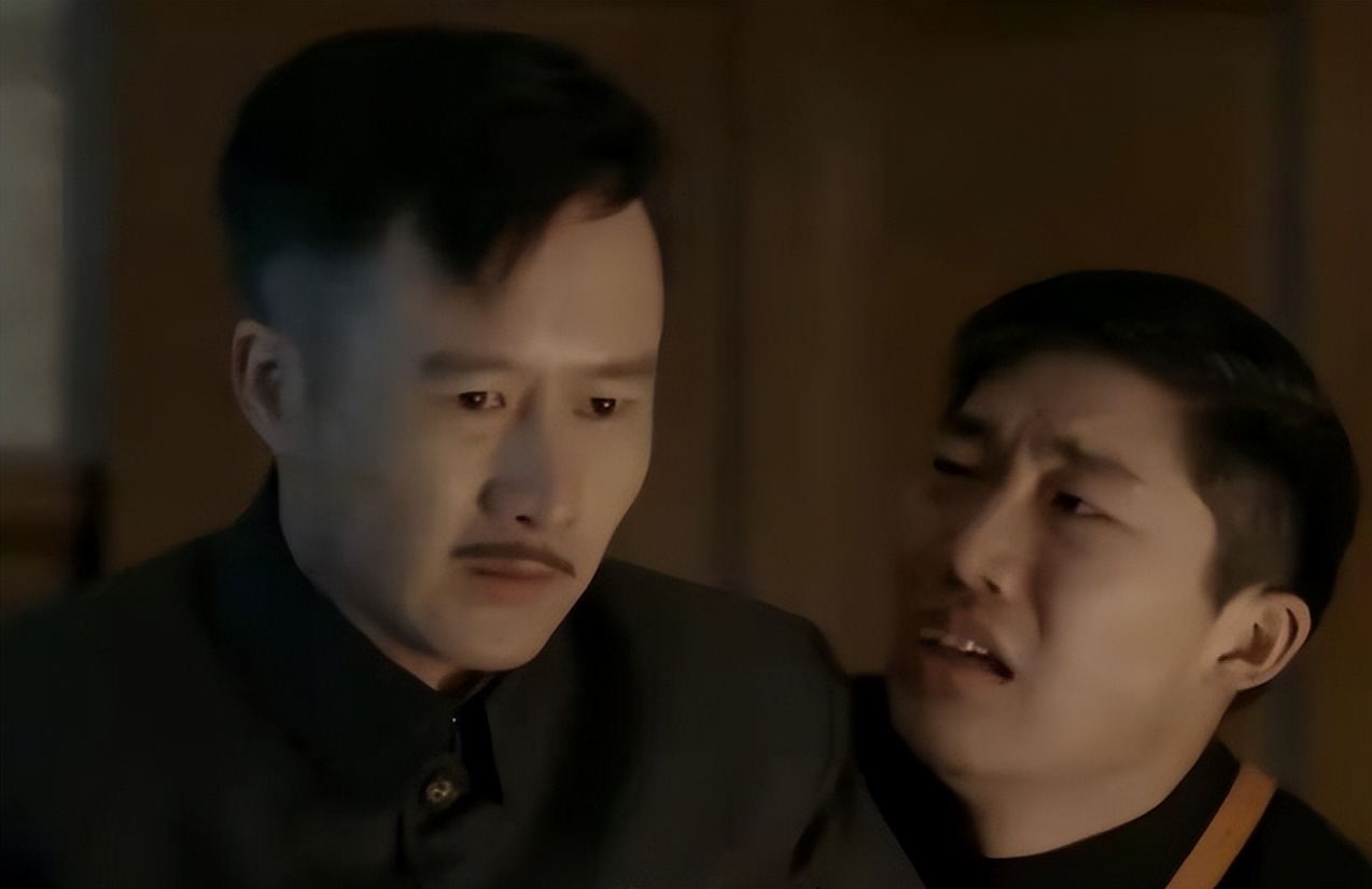 王凯硬塞关系户解决危机_快乐大本营 胡歌王凯_胡歌伪装者导演后悔