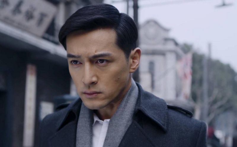 王凯硬塞关系户解决危机_胡歌伪装者导演后悔_快乐大本营 胡歌王凯