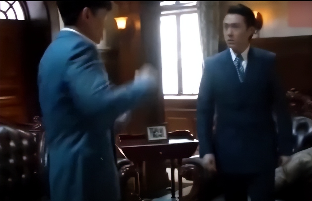 快乐大本营 胡歌王凯_胡歌伪装者导演后悔_王凯硬塞关系户解决危机