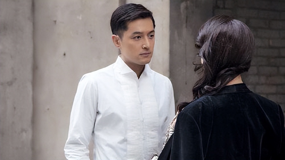 快乐大本营 胡歌王凯_胡歌伪装者导演后悔_王凯硬塞关系户解决危机