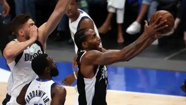 东契奇22+10+9卡椒低迷 独行侠力克快船2-1_NBA季后赛快船独行侠分析_东契奇波尔津吉斯表现对比