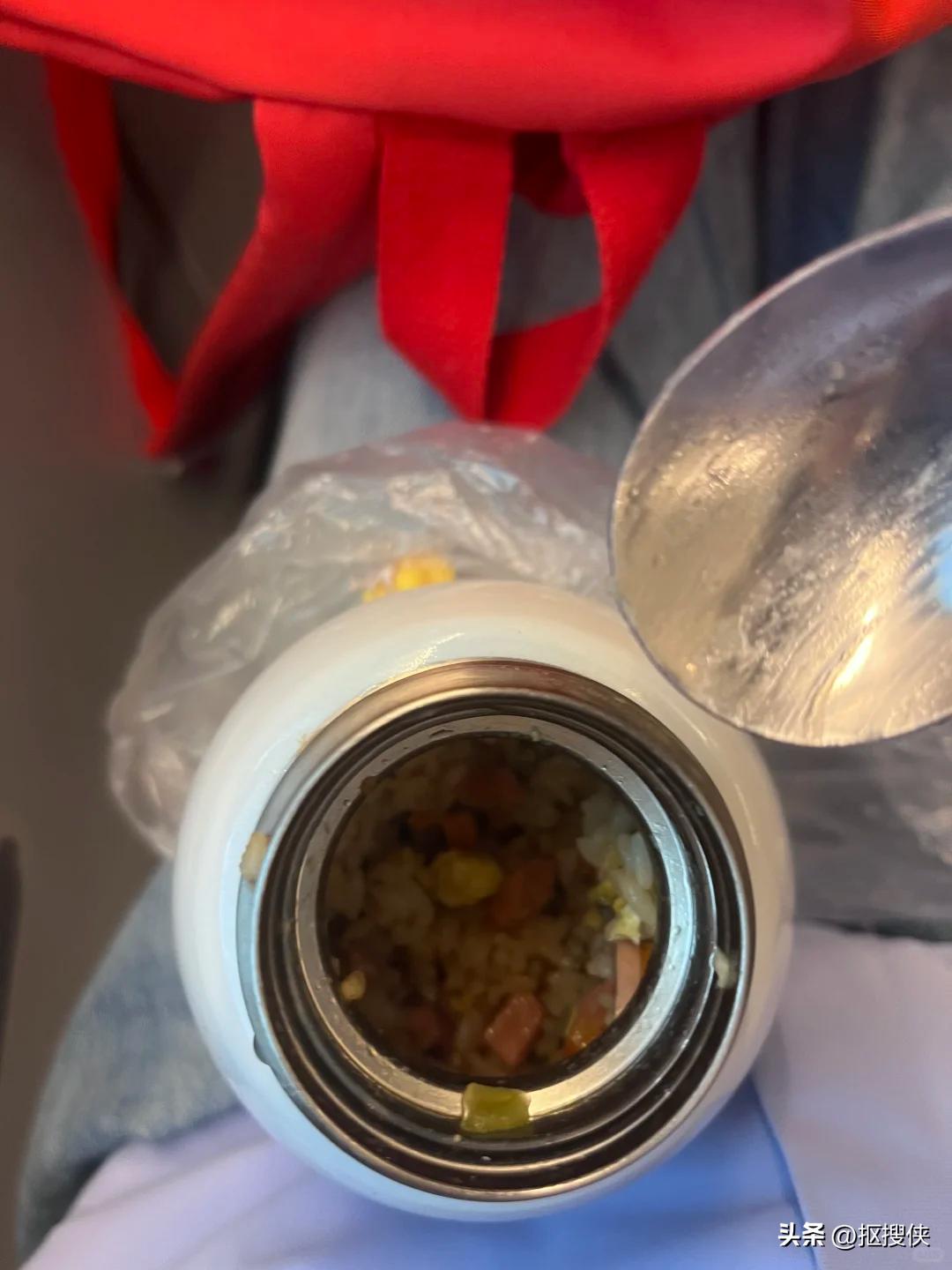 老一辈人生活智慧_闲置物品变废为宝_自制收纳鞋子好方法图片