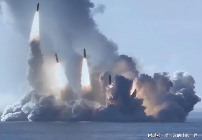 俄罗斯北风之神级核潜艇_美国核动力航母 俄罗斯核潜艇_美国11艘核动力航母谁能扛住