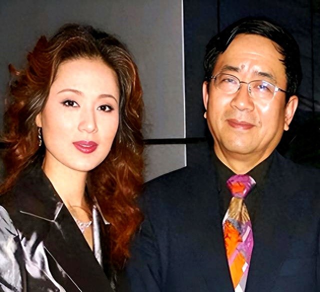 马兰和余秋雨离婚了吗_黄梅戏女皇马兰近况_马兰和余秋雨定居上海生活