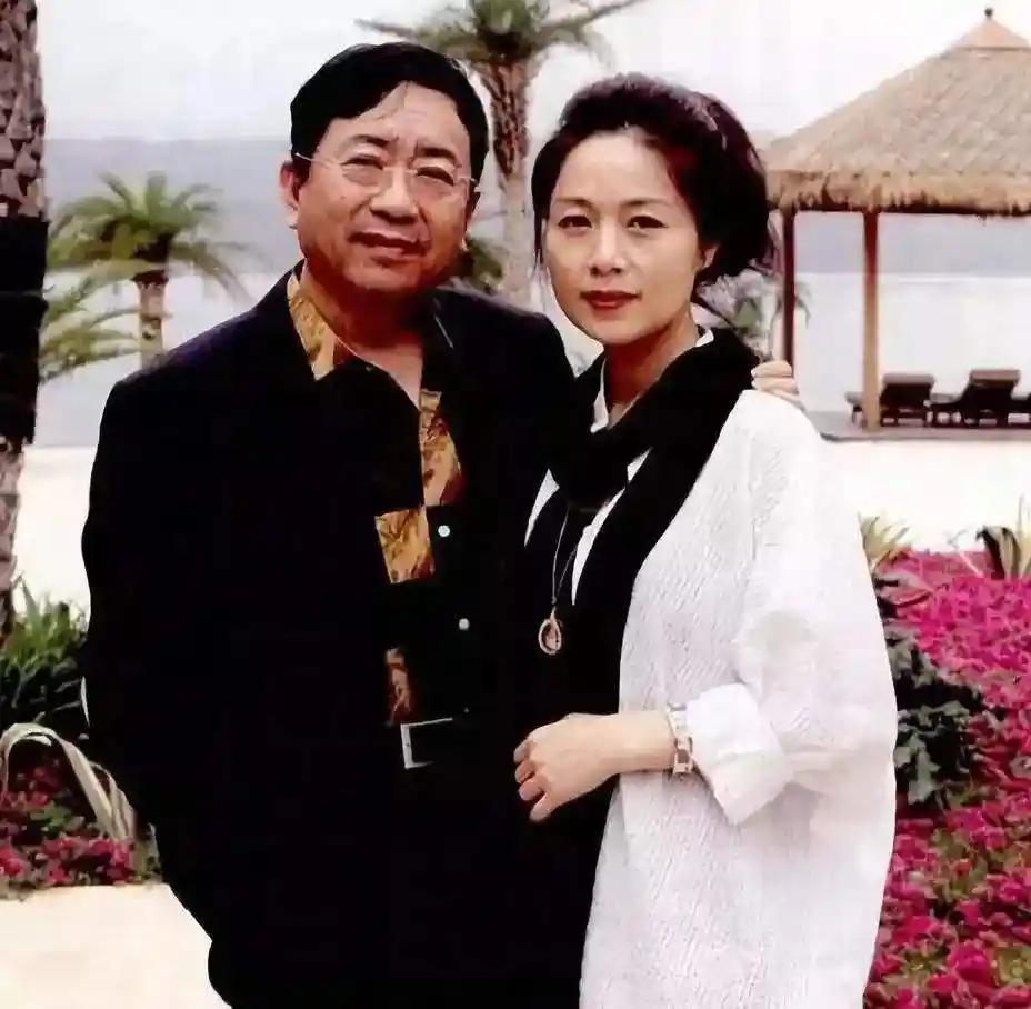 马兰和余秋雨离婚了吗_马兰余秋雨丁克婚姻_马兰放弃黄梅戏选择丁克