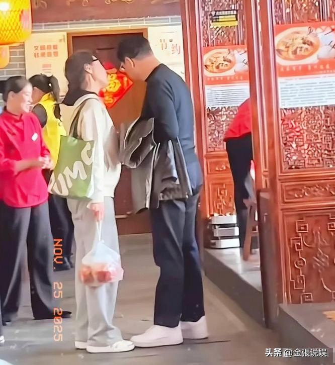 丁克夫妻晚年生活状态_余秋雨马兰丁克家庭33年_马兰和余秋雨离婚了吗