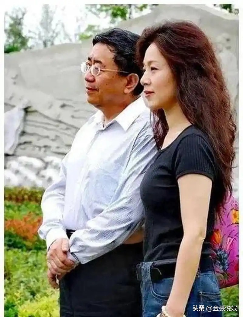 丁克夫妻晚年生活状态_余秋雨马兰丁克家庭33年_马兰和余秋雨离婚了吗