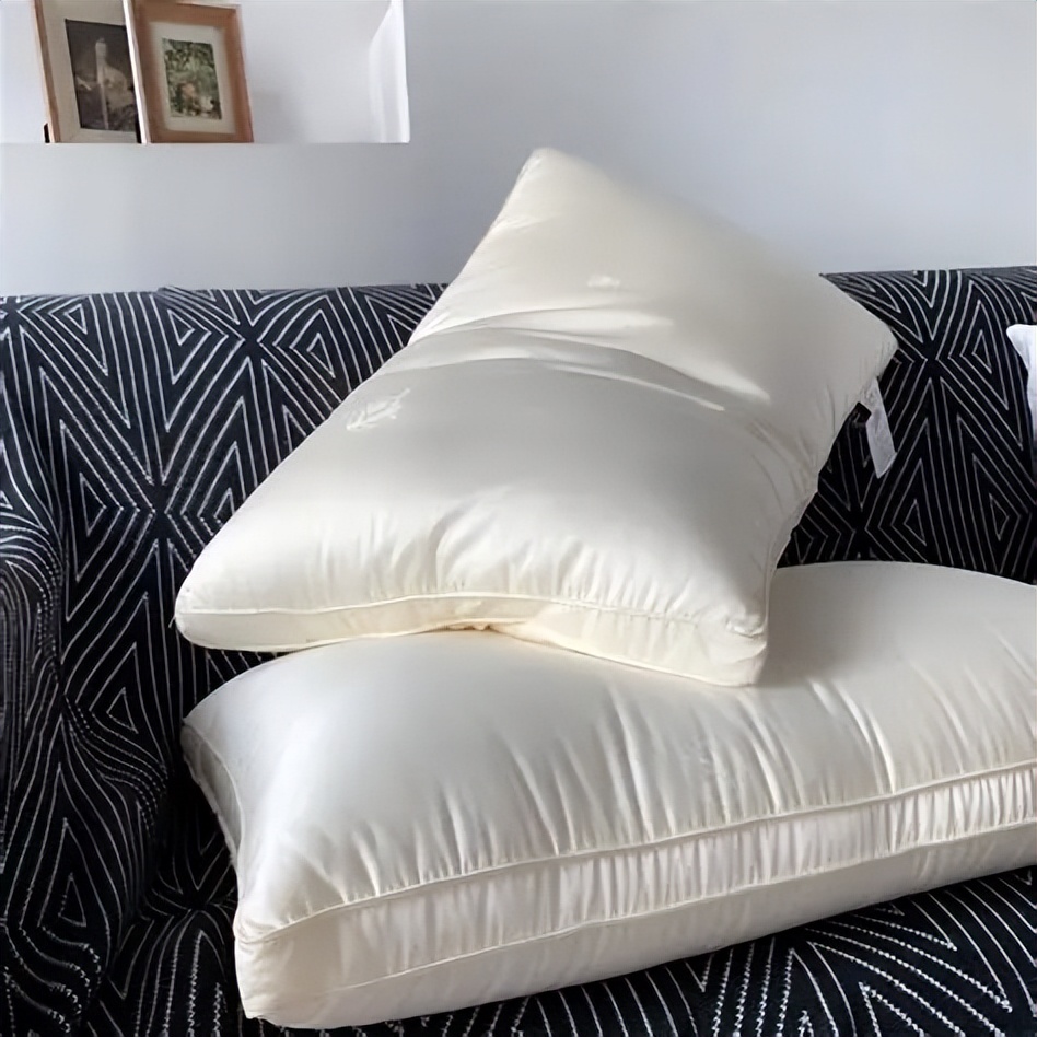 古代睡眠方式_抱着枕头睡觉的图片_宋代瓷枕