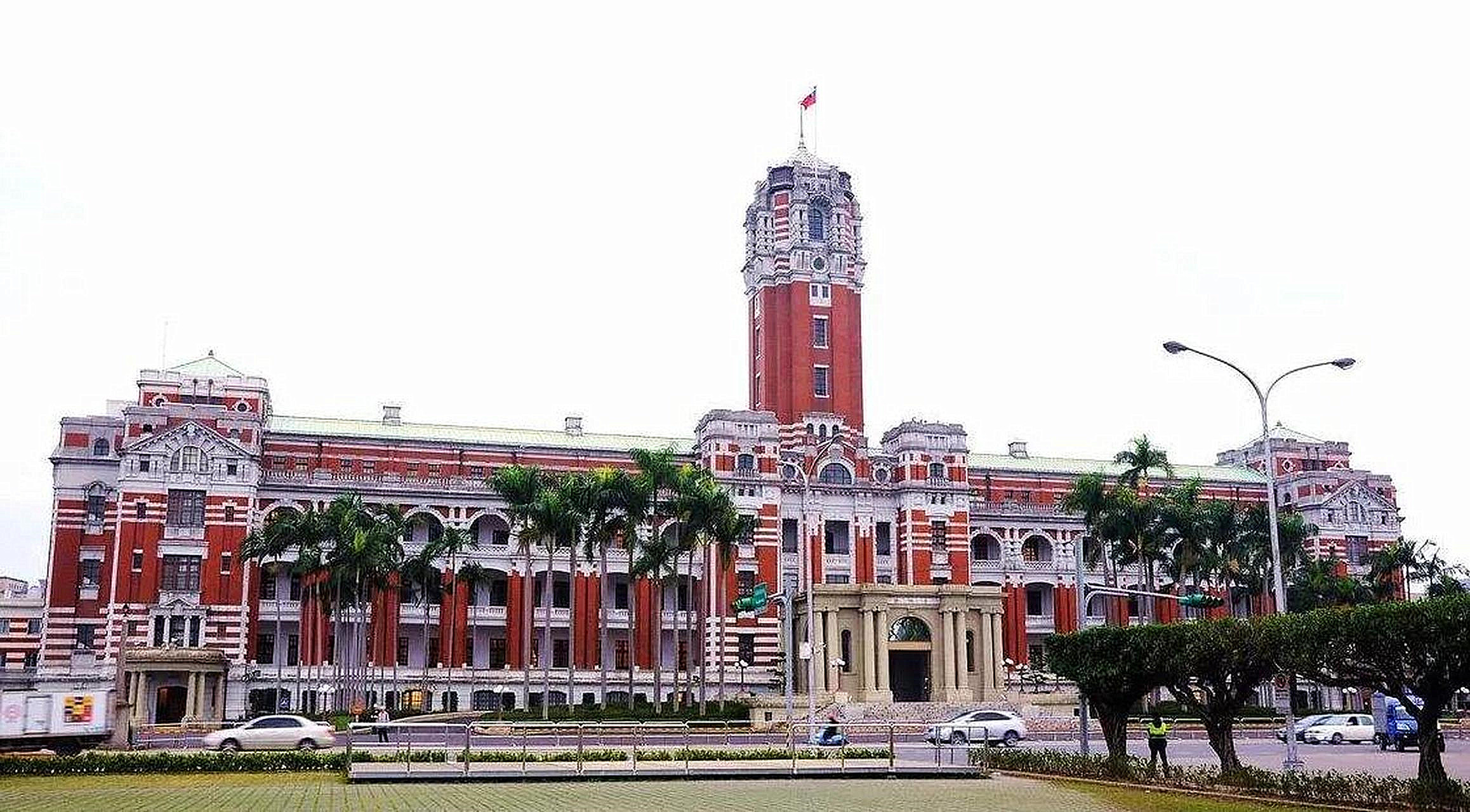 张召忠军事分析_台湾问题美国角色_张召忠说不与262合作了