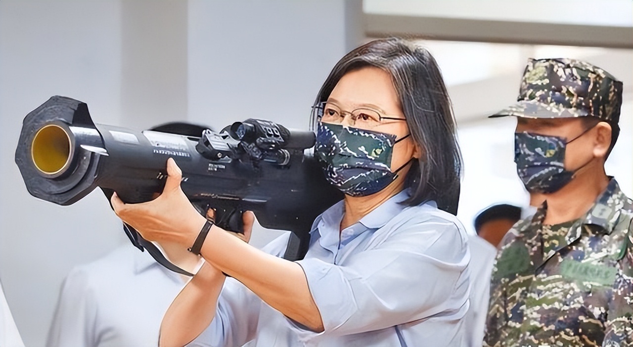 张召忠说不与262合作了_台海局势 军售分析 张召忠解读