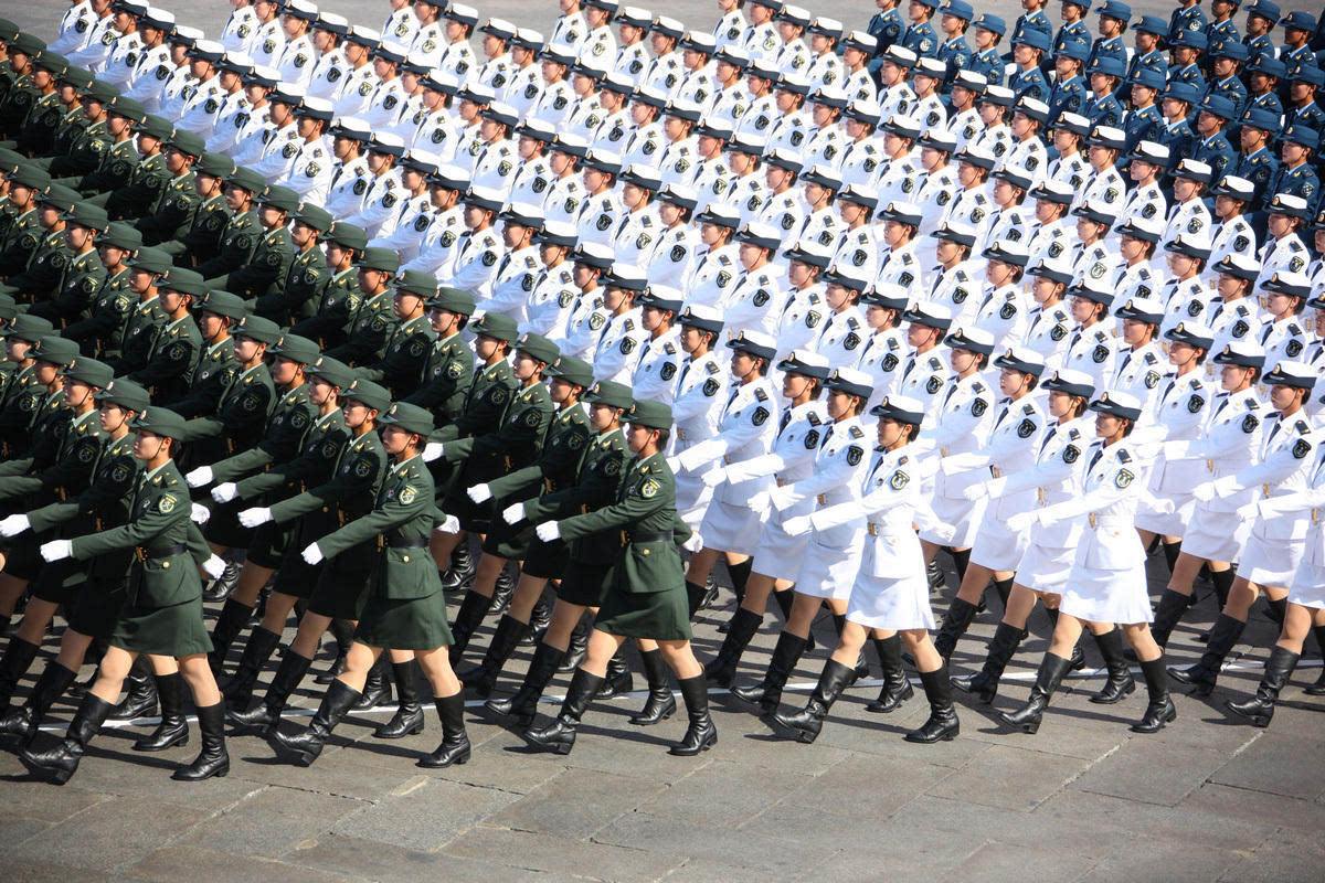 中国阅兵式正步走_军人正步走视频_中国阅兵方队整齐度