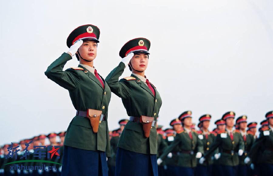 中国阅兵方队整齐度_军人正步走视频_中国阅兵式正步走