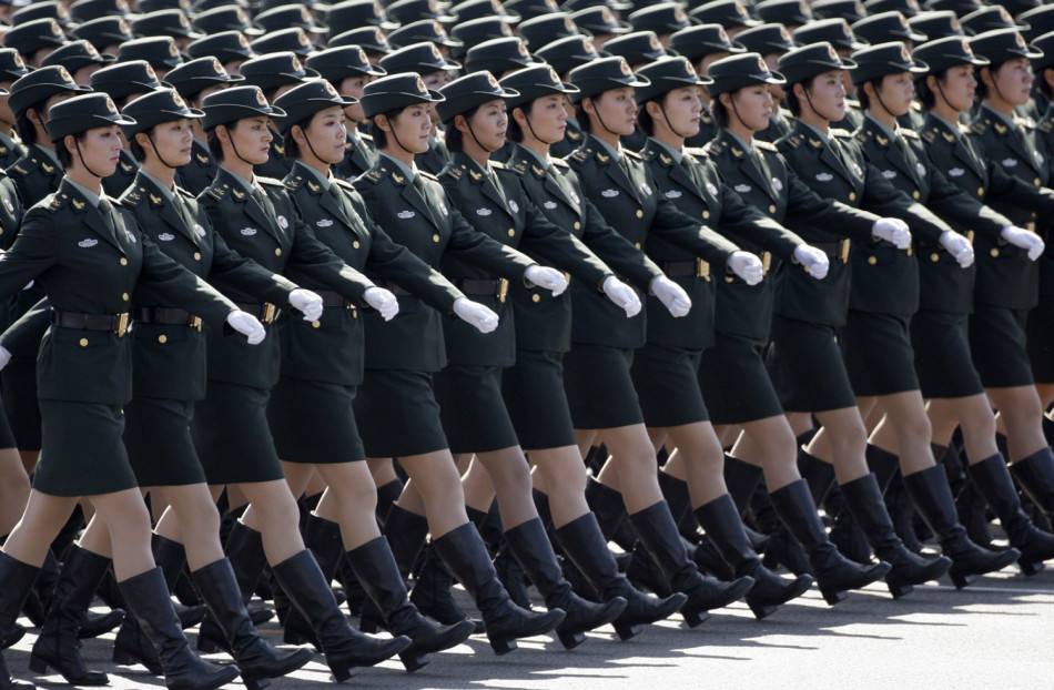 中国阅兵式正步走_军人正步走视频_中国阅兵方队整齐度
