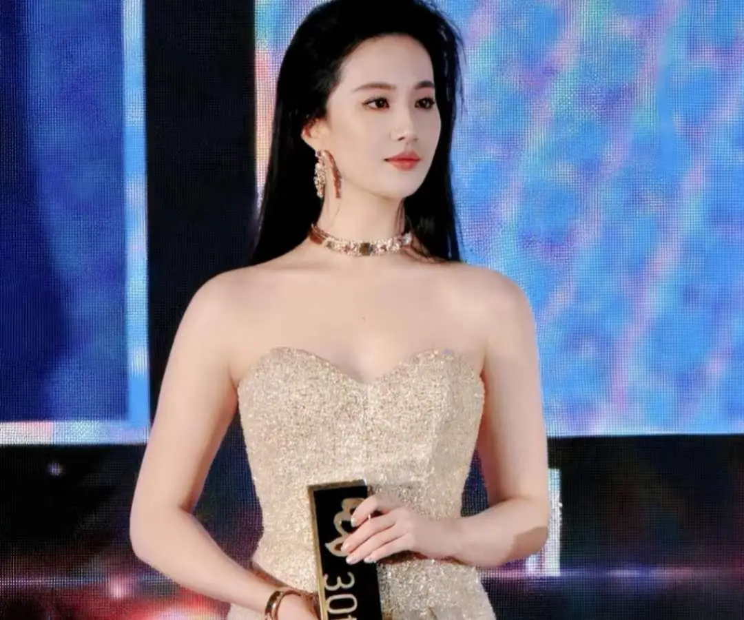 白玉兰奖刘亦菲缺席_白玉兰奖获奖名单揭晓_白玉兰奖评选争议