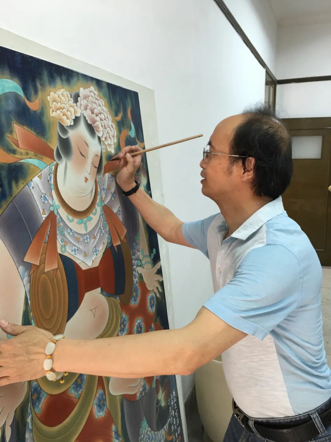 中国工美行业艺术大师 唐德贵 绘瓷艺术_景德镇民窑陶瓷美术_江西省工艺美术大师 唐德贵 绚彩浅雕工艺