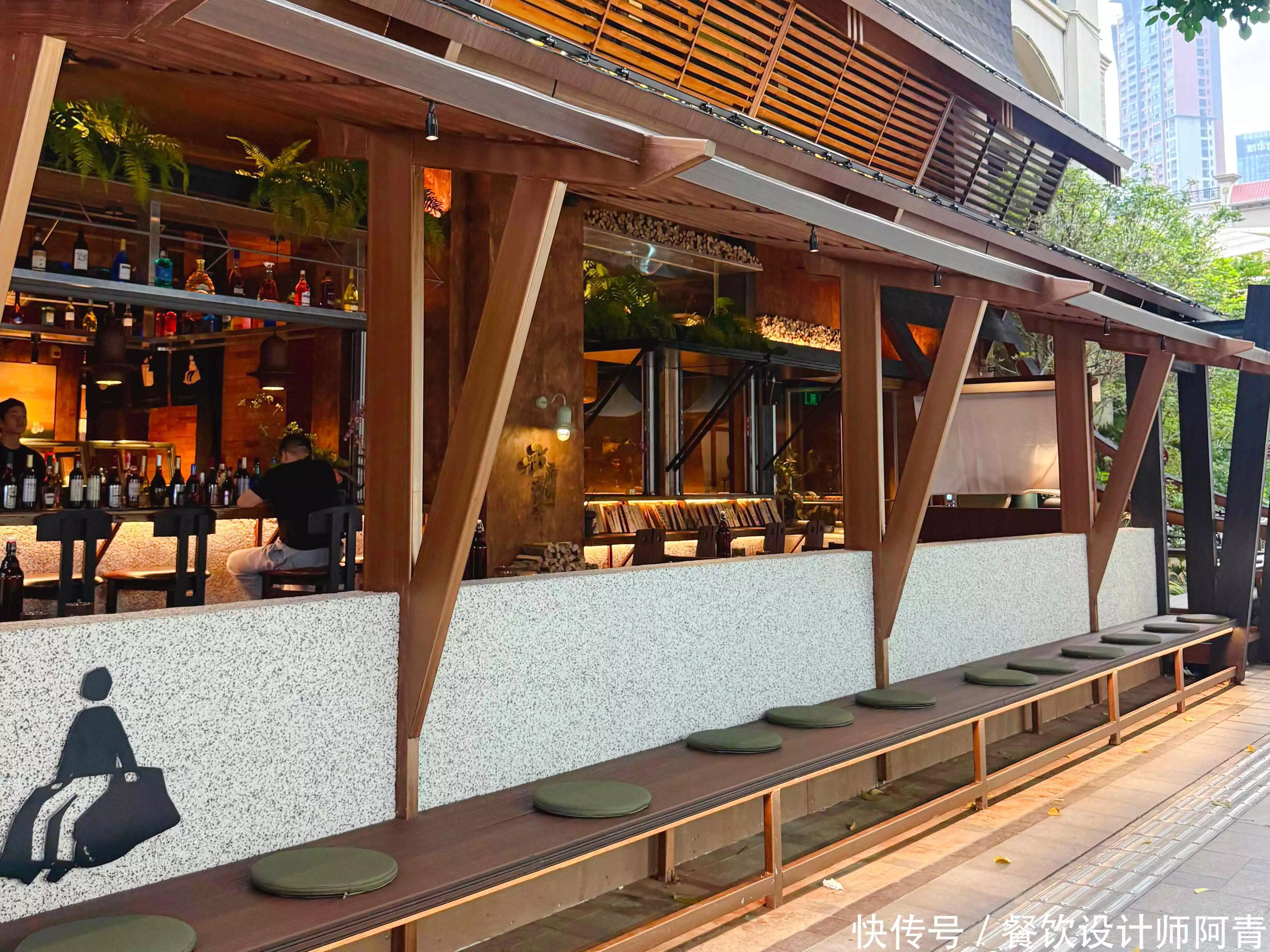 南宁餐厅设计公司_南宁餐饮全案设计_南宁金外滩