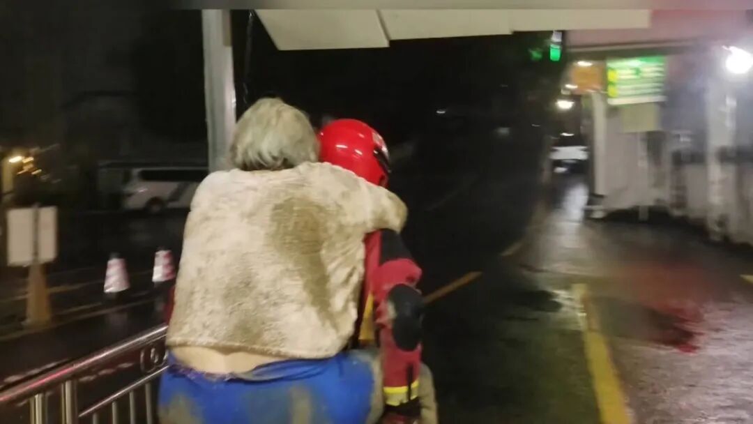 广西巴马内涝救援_河池市巴马瑶族自治县_广西东兰县洪涝灾害