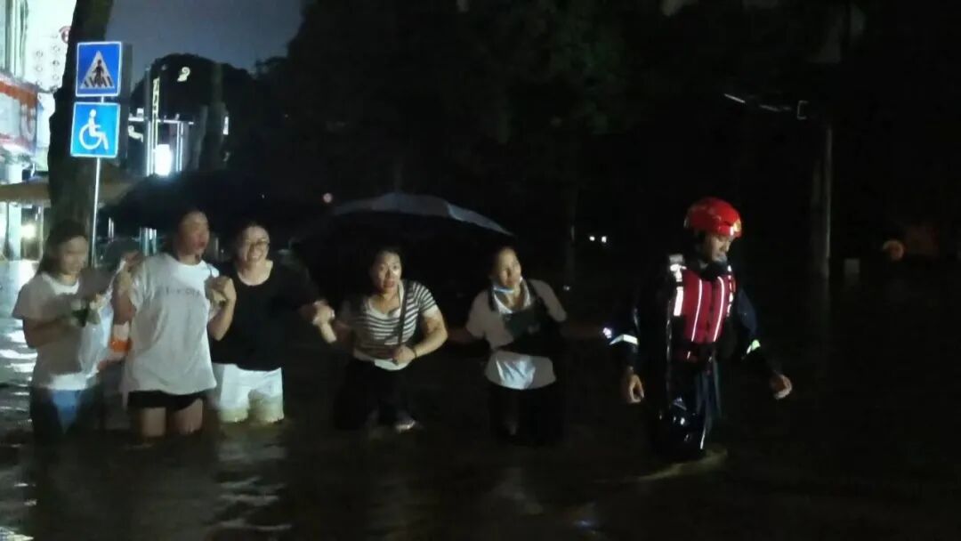 广西巴马内涝救援_河池市巴马瑶族自治县_广西东兰县洪涝灾害