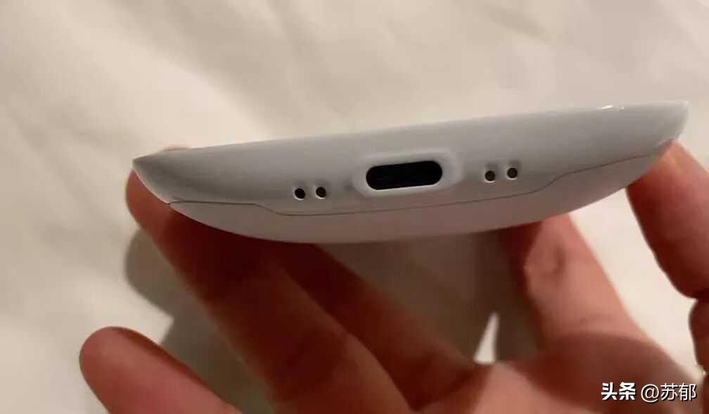 Balmuda Phone 设计理念_京瓷太阳能手机_巴慕达手机 不寻常外形