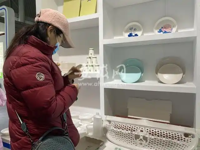 秸秆制衣抑菌除螨可降解_秸秆新技术利用餐具_秸秆综合利用新技术