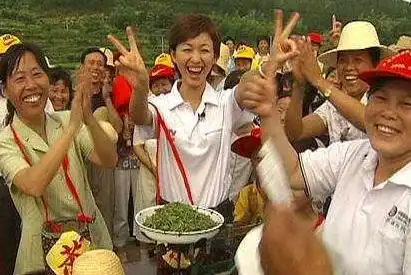 欧阳夏丹图片牙_网恋奔现失败原因_欧阳夏丹荧幕形象与生活反差