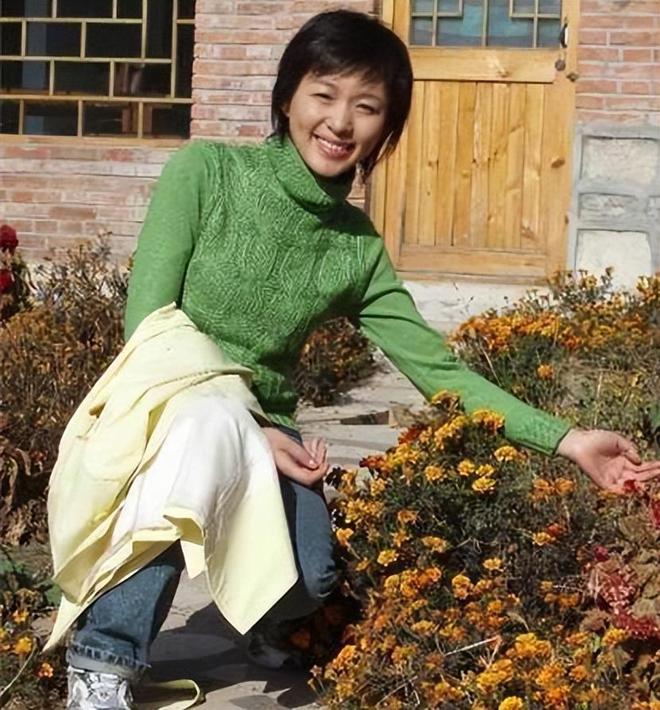 欧阳夏丹央视消失原因_欧阳夏丹阳康后身体恢复情况_欧阳夏丹图片牙